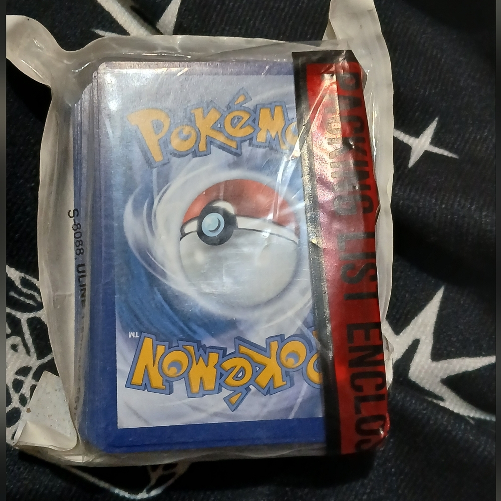 Pokémon Trading Card Deck - Blue Poké Ball Back
